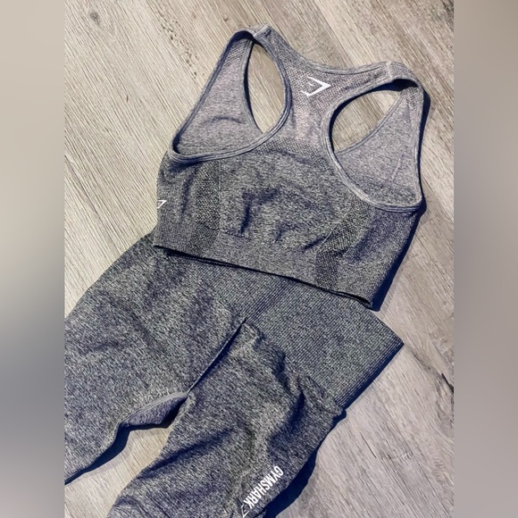 🦈 EUC Gymshark Gray Workout Set in Size Small. Look good while working out! - Picture 5 of 11
